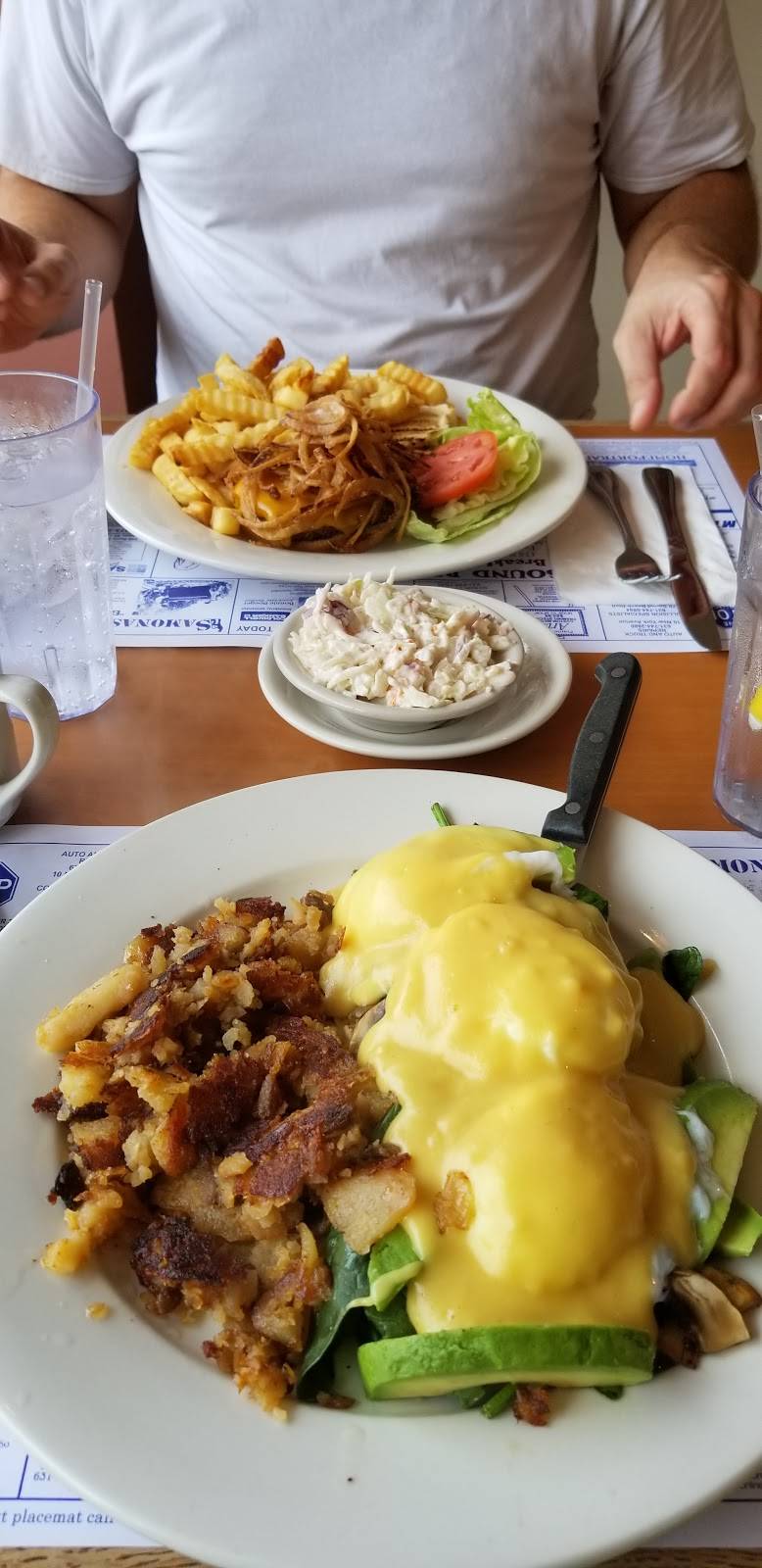 Georges Kitchen | restaurant | 175 Sound Beach Blvd, Sound Beach, NY 11789, USA | 6318219100 OR +1 631-821-9100