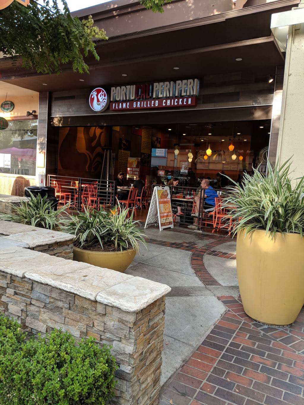 PortuCal Peri Peri | meal delivery | 130 N San Fernando Blvd, Burbank, CA 91502, USA | 8188617673 OR +1 818-861-7673