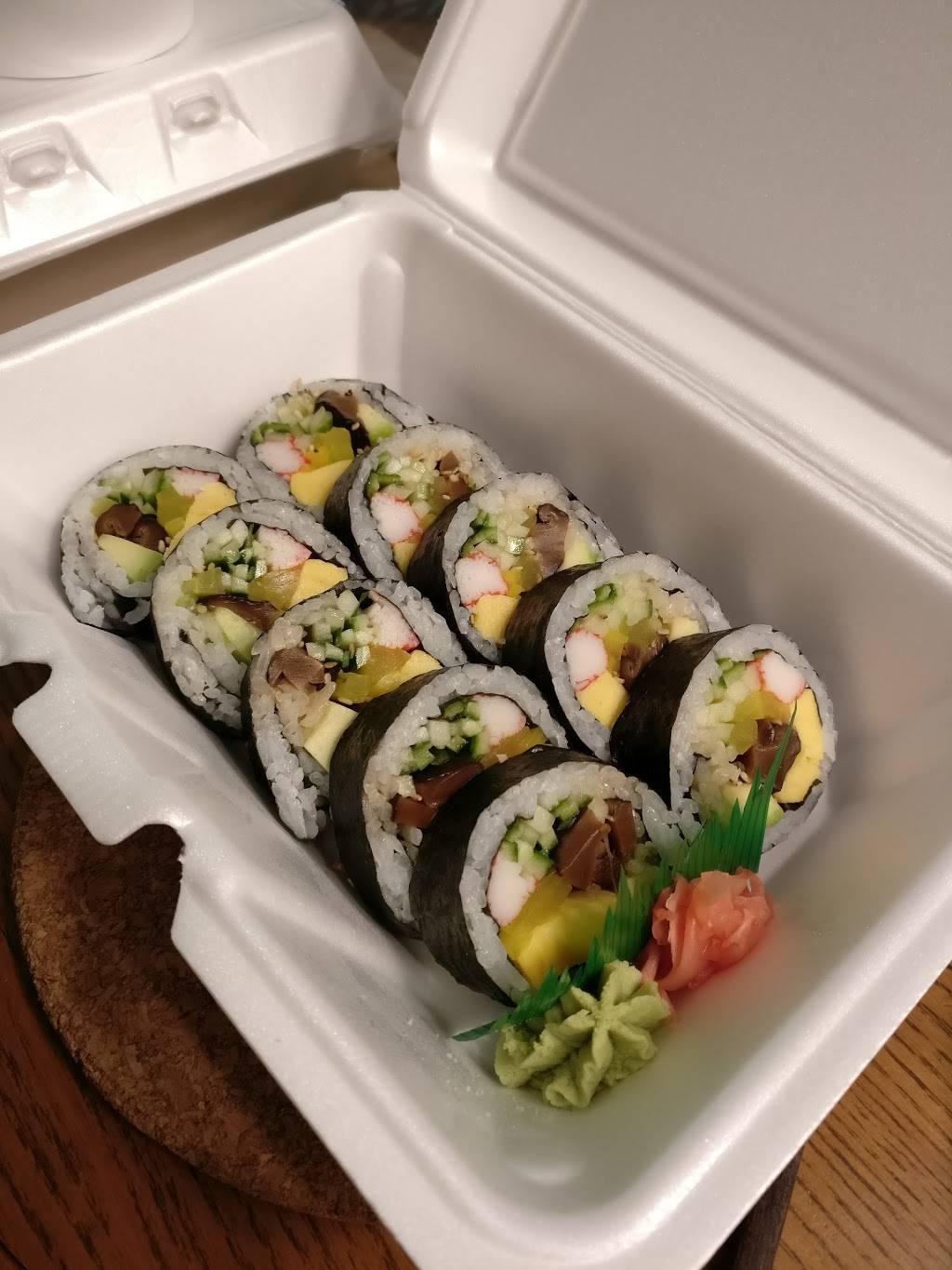 Sushi Park | restaurant | 2458 Dundas St W unit #15, Mississauga, ON L5K 1R8, Canada | 9058558842 OR +1 905-855-8842