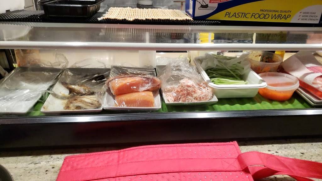 Lili Sushi | restaurant | 161 S Schmale Rd, Carol Stream, IL 60188, USA | 6305809797 OR +1 630-580-9797