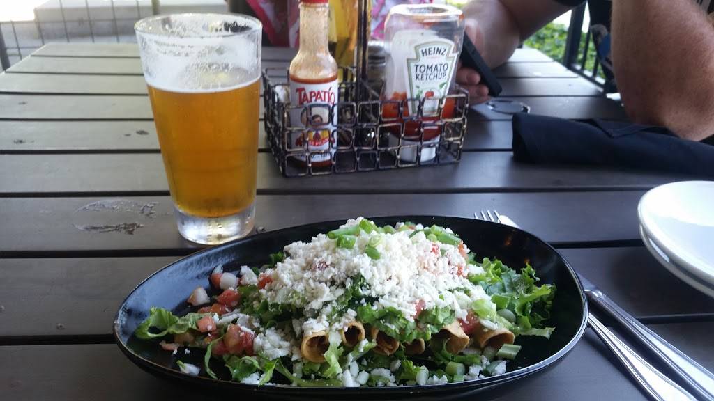 Remys Bar & Grill | restaurant | 130 Stony Point Rd, Santa Rosa, CA 95401, USA | 7075781963 OR +1 707-578-1963