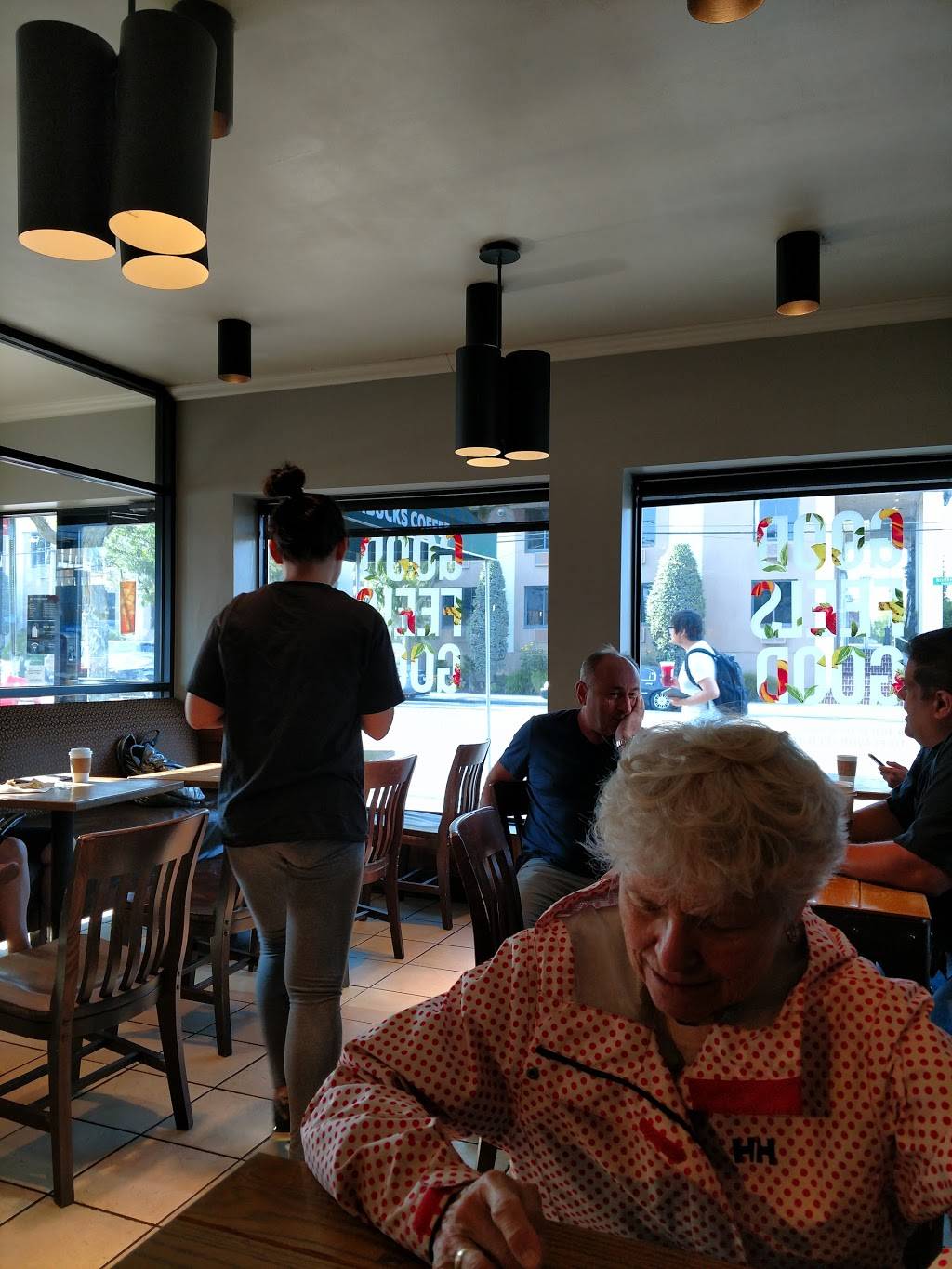 Starbucks | cafe | 215-29 Northern Blvd, Queens, NY 11361, USA | 7182814165 OR +1 718-281-4165