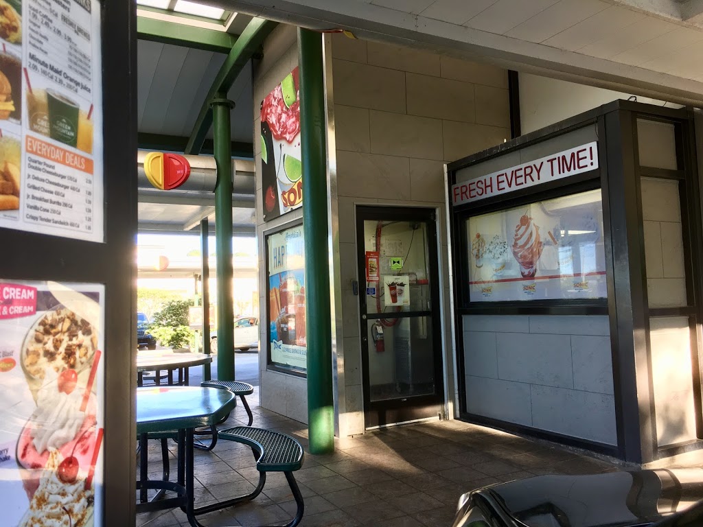Sonic Drive-In | restaurant | 3471 Gulf Breeze Pkwy, Gulf Breeze, FL 32561, USA | 8509323202 OR +1 850-932-3202