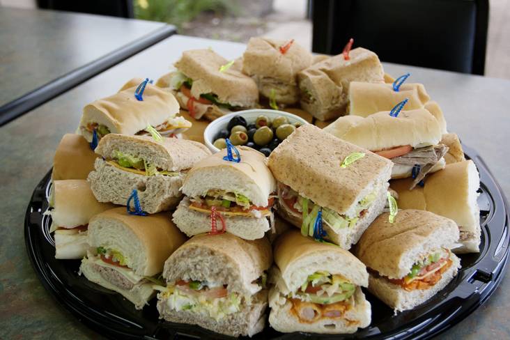 Abes on Exeter | restaurant | 4026 Meadowbrook Dr #115, London, ON N6L 1E6, Canada | 5196528294 OR +1 519-652-8294