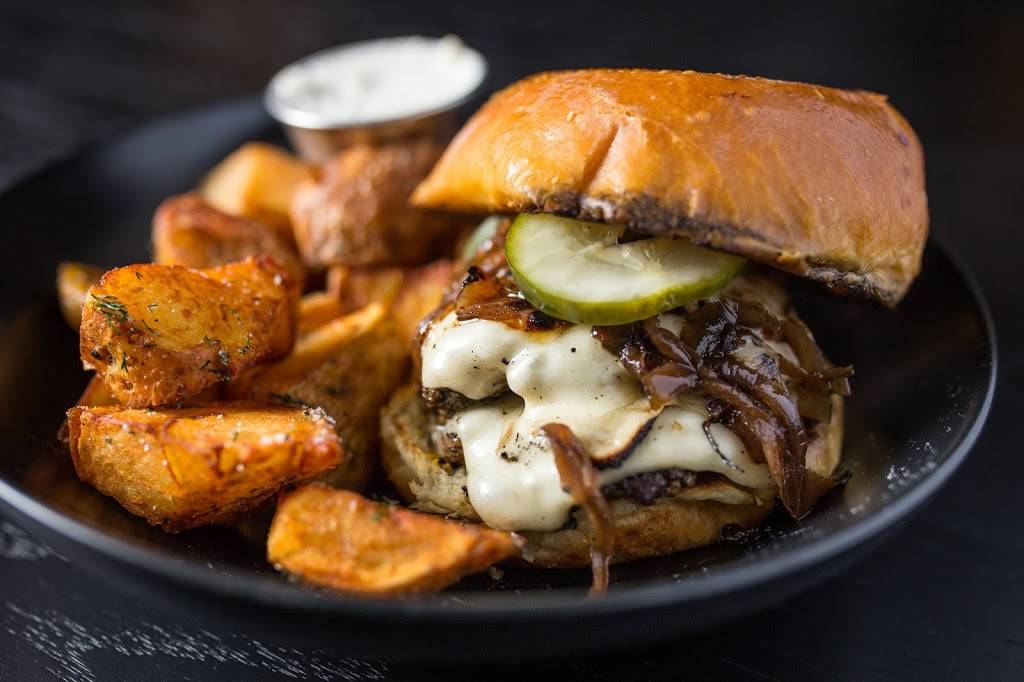 Clever Rabbit | restaurant | 2015 W Division St, Chicago, IL 60622, USA | 7736978711 OR +1 773-697-8711