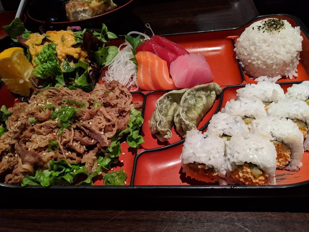 Starfish Sushi | restaurant | 5600 Wilshire Blvd, Los Angeles, CA 90036, USA | 3239335600 OR +1 323-933-5600