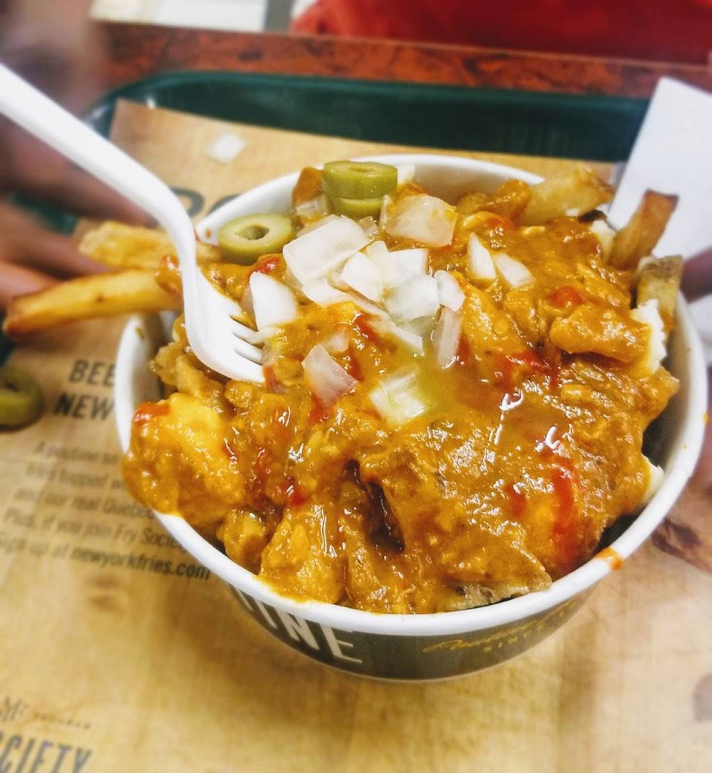 New York Fries - Devonshire Mall | restaurant | 3100 Howard Ave Unit Q13, Windsor, ON N8X 3Y8, Canada | 5199665336 OR +1 519-966-5336