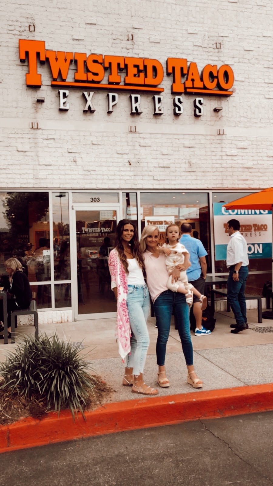 Twisted Taco Express | restaurant | 2960 Shallowford Rd #303, Marietta, GA 30066, USA | 7706358492 OR +1 770-635-8492