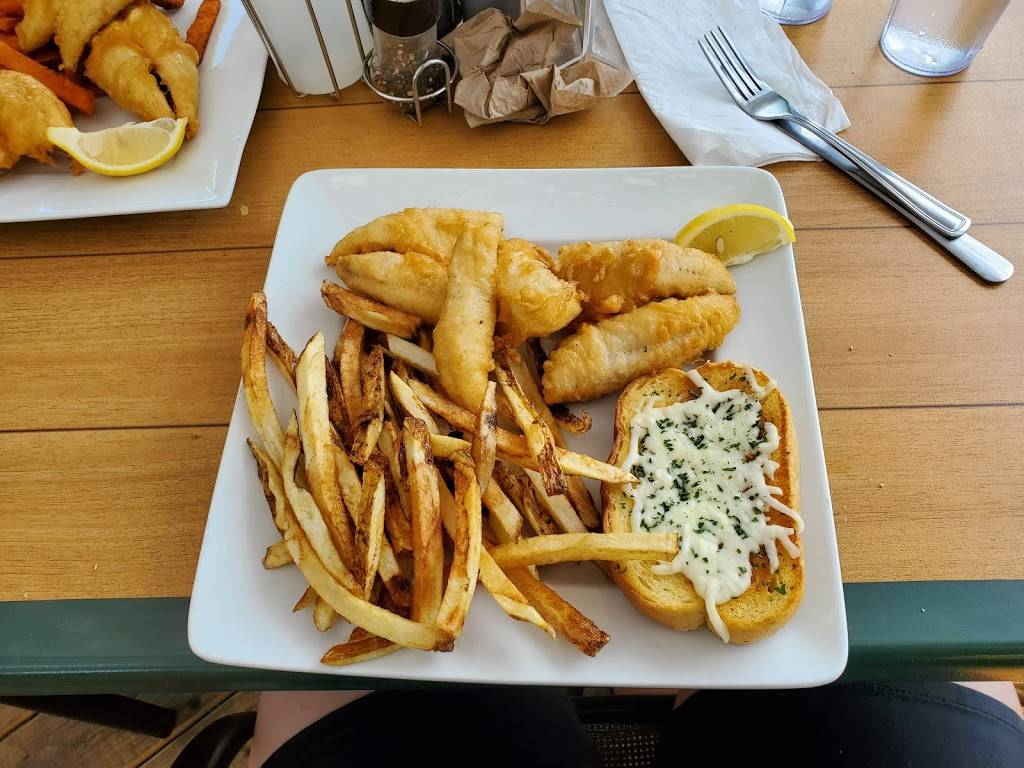 Paulas Fish Place | restaurant | 857 Point Pelee Dr, Leamington, ON N8H 3V4, Canada | 5193261292 OR +1 519-326-1292