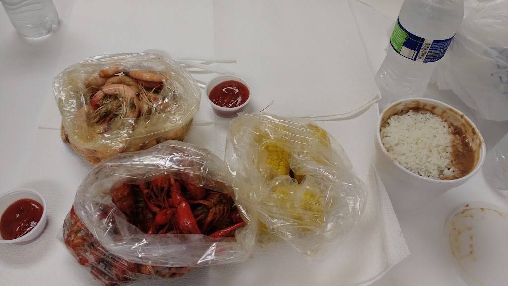 Lucky Jean Seafood | restaurant | 6746 Chef Menteur Hwy, New Orleans, LA 70126, USA | 5042457842 OR +1 504-245-7842