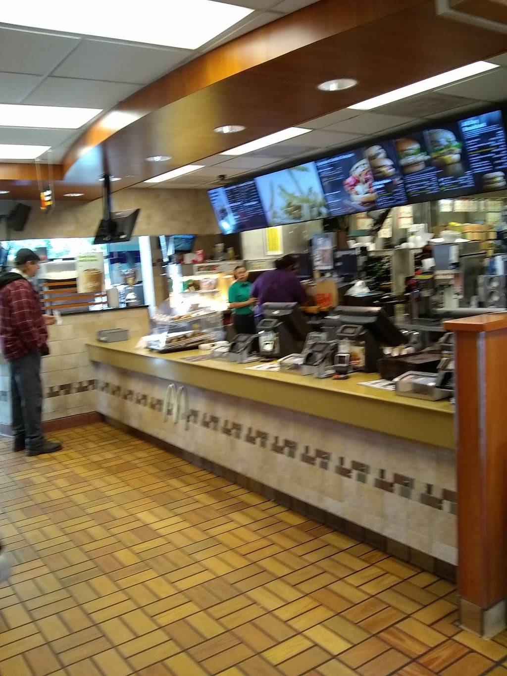 McDonalds | cafe | 901 N Grand Ave E, Springfield, IL 62702, USA | 2175226670 OR +1 217-522-6670