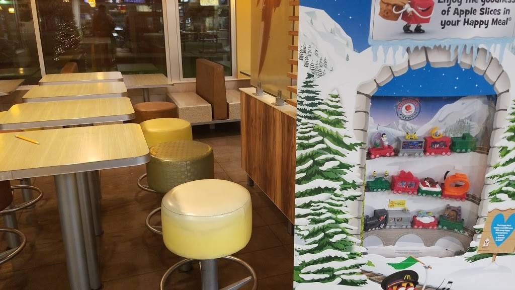 McDonalds | cafe | 24627 N River Rd, Mt Clemens, MI 48043, USA | 5864685310 OR +1 586-468-5310