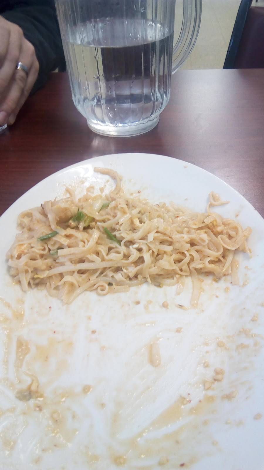 Thai Bangkok Express | restaurant | 9201 W Capitol Dr, Milwaukee, WI 53222, USA | 4145859993 OR +1 414-585-9993