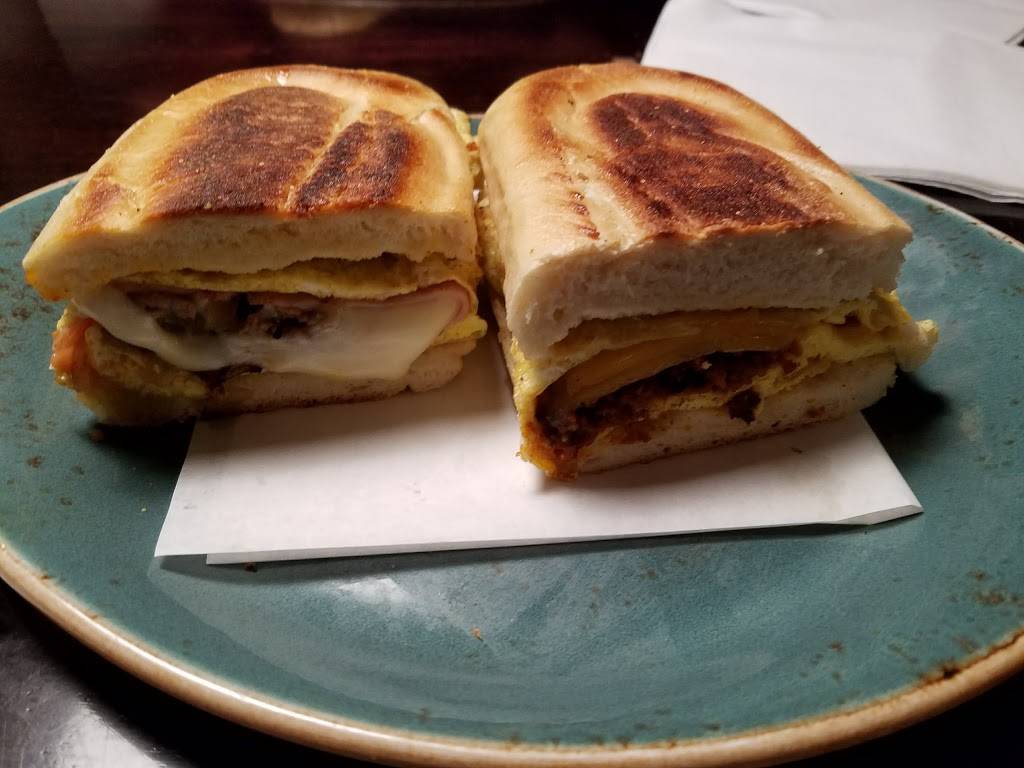 Cafecito | restaurant | 215 E Chestnut St, Chicago, IL 60611, USA | 3126432242 OR +1 312-643-2242