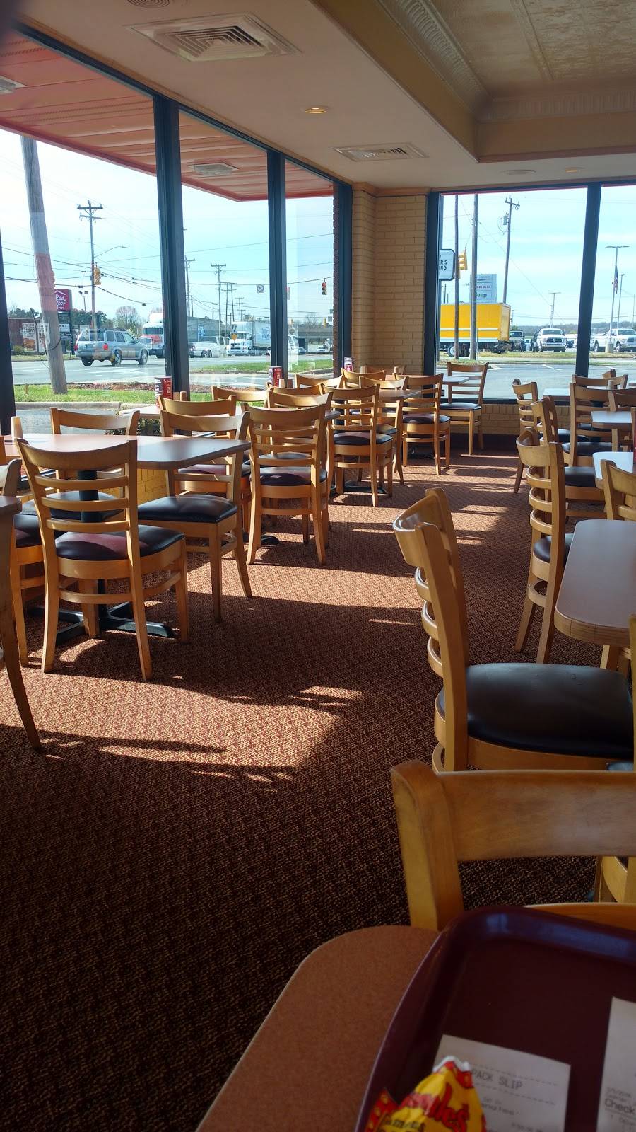 Bojangles Famous Chicken n Biscuits | restaurant | 2403 Maple Ave, Burlington, NC 27215, USA | 3362278750 OR +1 336-227-8750