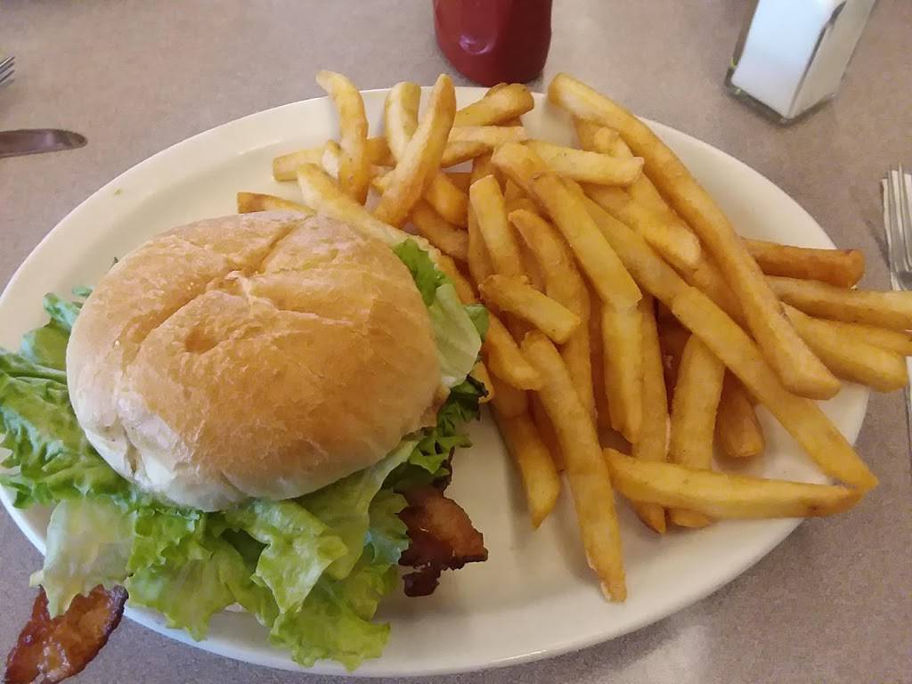 Macedon Hills Restaurant | restaurant | 1090 NY-31, Macedon, NY 14502, USA | 3159865836 OR +1 315-986-5836