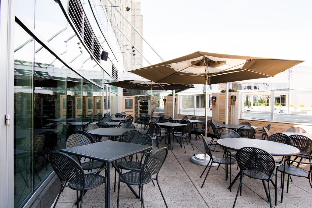 M.J. OConnors Seaport | restaurant | 425 Summer St, Boston, MA 02210, USA | 6174430800 OR +1 617-443-0800