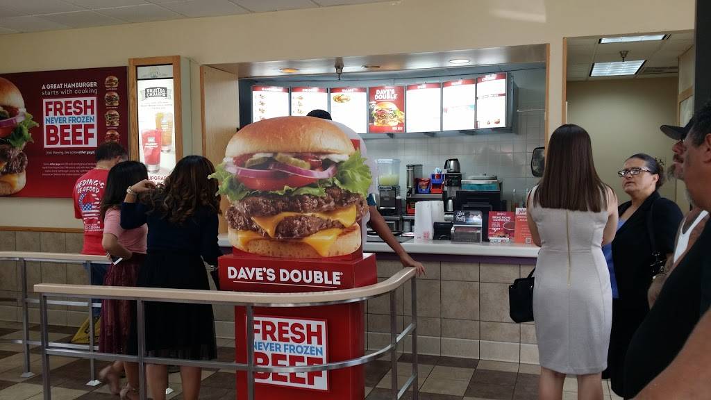 Wendys | restaurant | 5741 Clark Rd, Sarasota, FL 34233, USA | 9419271244 OR +1 941-927-1244