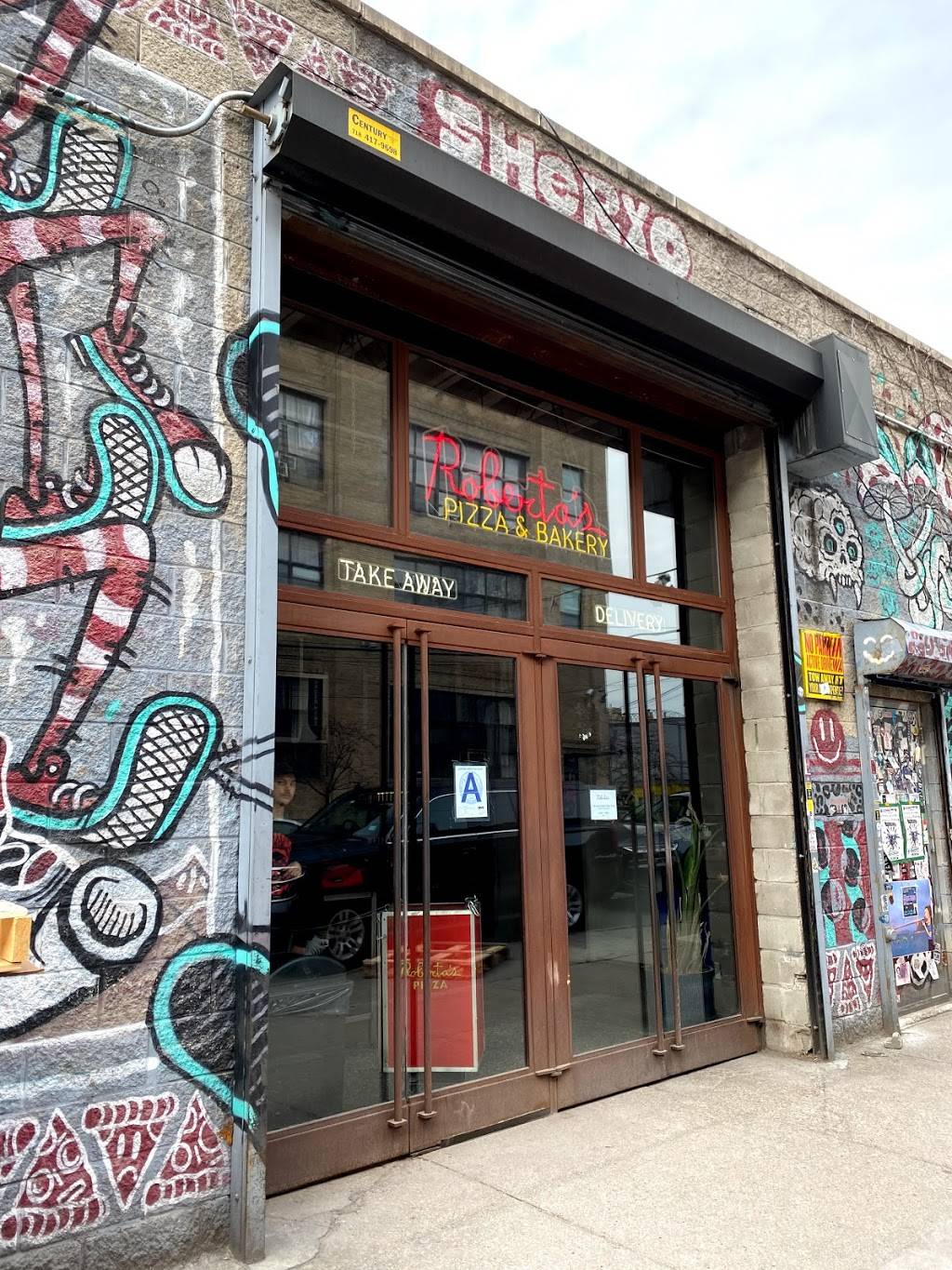 Robertas | restaurant | 261 Moore St, Brooklyn, NY 11206, USA | 7184171118 OR +1 718-417-1118