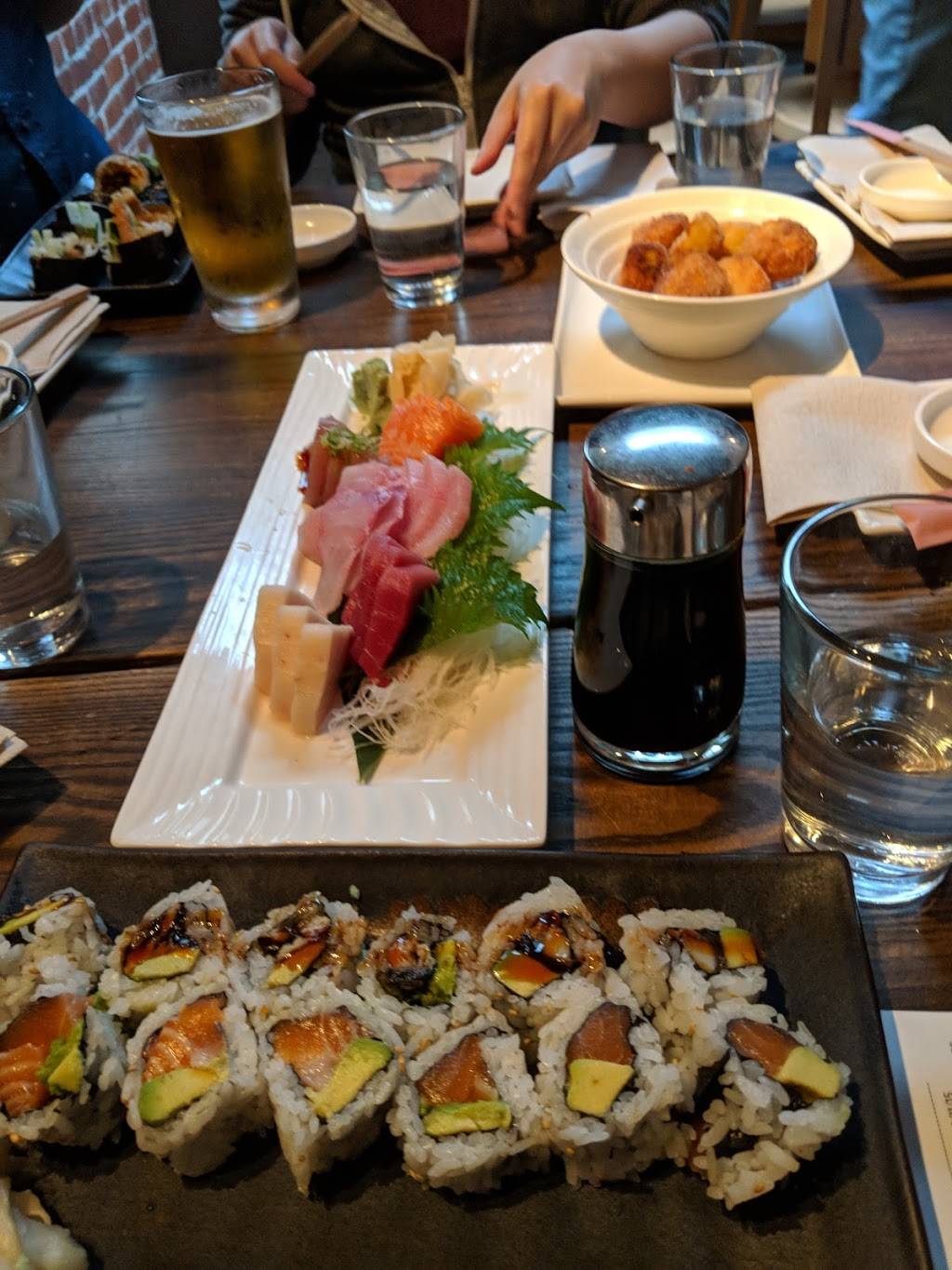 Ace Wasabi Rock-N-Roll Sushi | restaurant | 3339 Steiner St, San Francisco, CA 94123, USA | 4155674903 OR +1 415-567-4903