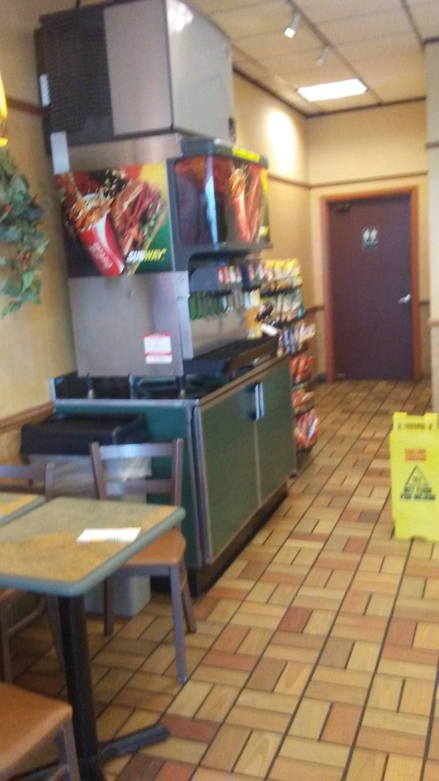 Subway Restaurants | restaurant | 54 E Crosstimbers St Suite B, Houston, TX 77022, USA | 7136948282 OR +1 713-694-8282