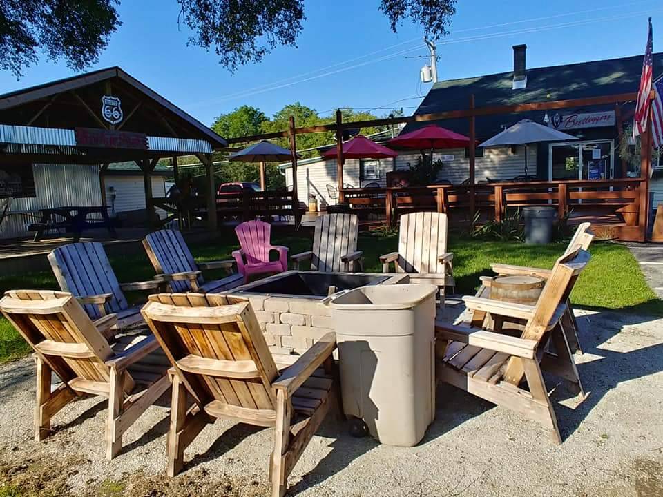 Bootleggers | restaurant | 25491 Old Grass Lake, Antioch, IL 60002, USA | 8473950050 OR +1 847-395-0050