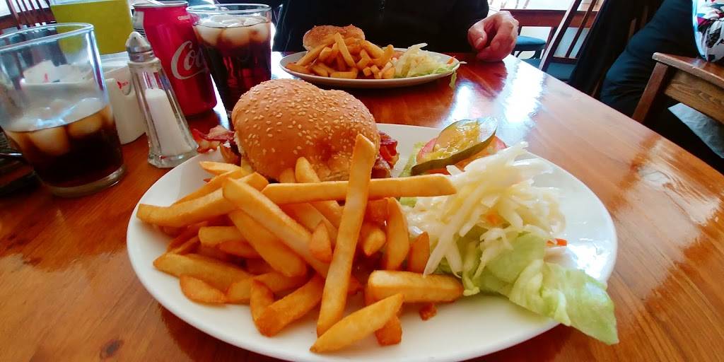 Kings Diner | restaurant | 906 Kingston Rd, Toronto, ON M4E 1S5, Canada | 6473493016 OR +1 647-349-3016