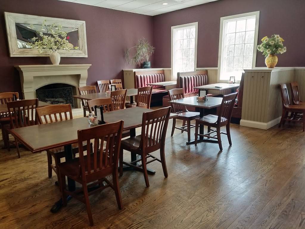 Dimitris Pizza Restaurant | restaurant | 3444 Main St, Coventry, CT 06238, USA | 8607427373 OR +1 860-742-7373