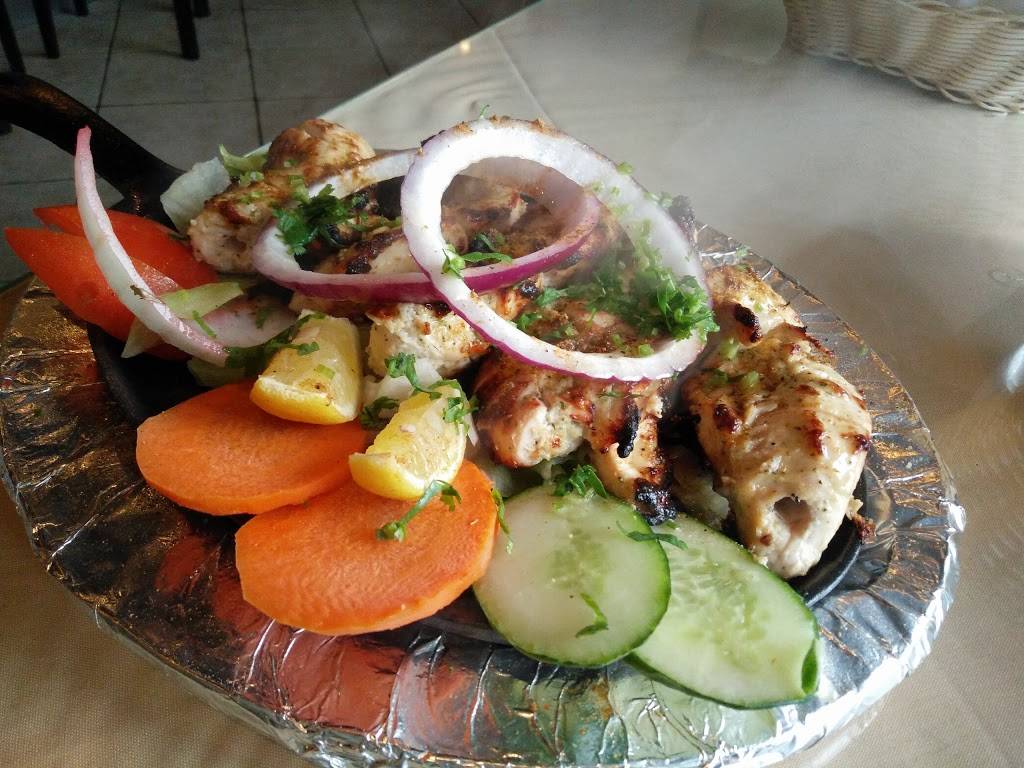 Spice Roots | restaurant | 200 Kortright Rd W, Guelph, ON N1G 4X8, Canada | 5197805222 OR +1 519-780-5222