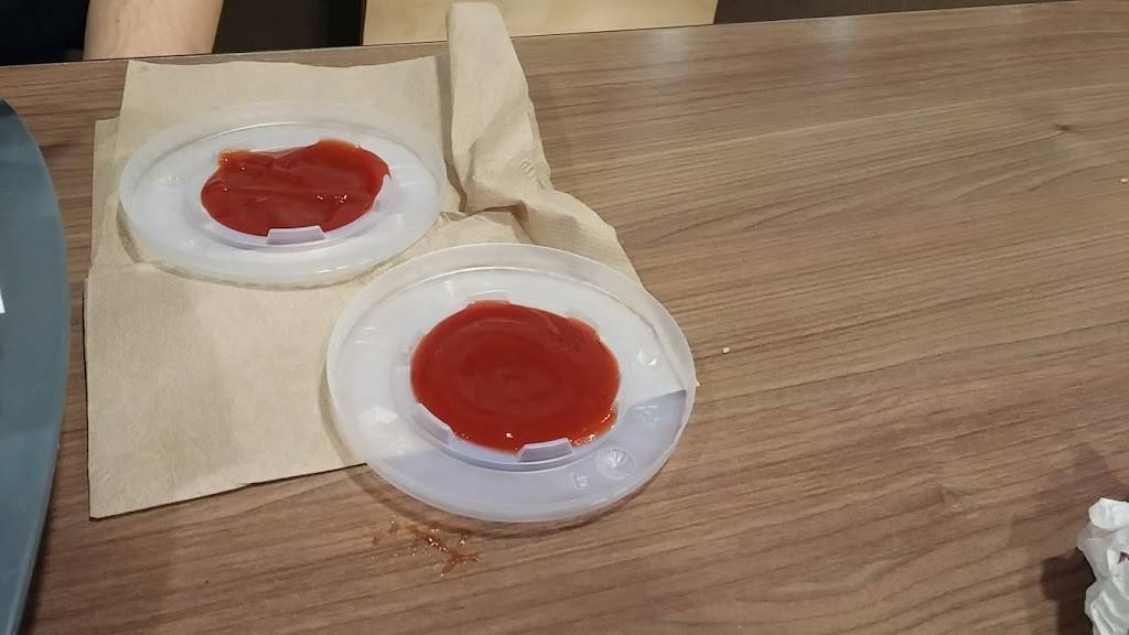 McDonalds | cafe | 825 Boul, Route Jean-Gauvin, Sainte-Foy, QC G1X 4M6, Canada | 4188726805 OR +1 418-872-6805