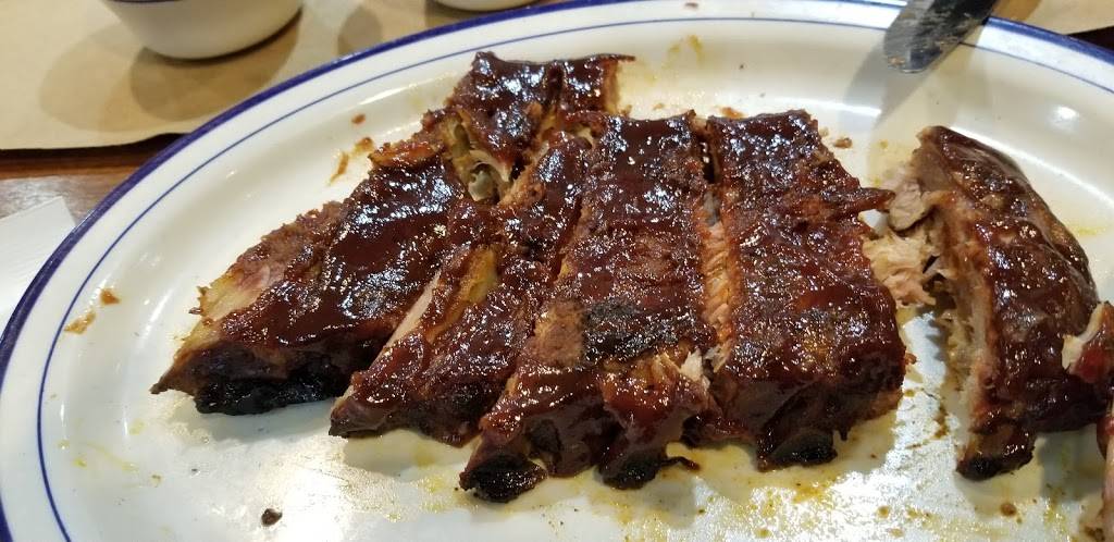 Blue Hen Crossroads | restaurant | 18541 S Main St, Bridgeville, DE 19933, USA | 3029566423 OR +1 302-956-6423