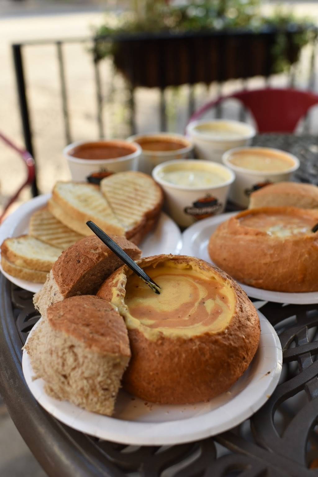 Soupbox | restaurant | 2943 N Broadway, Chicago, IL 60657, USA | 7739359800 OR +1 773-935-9800