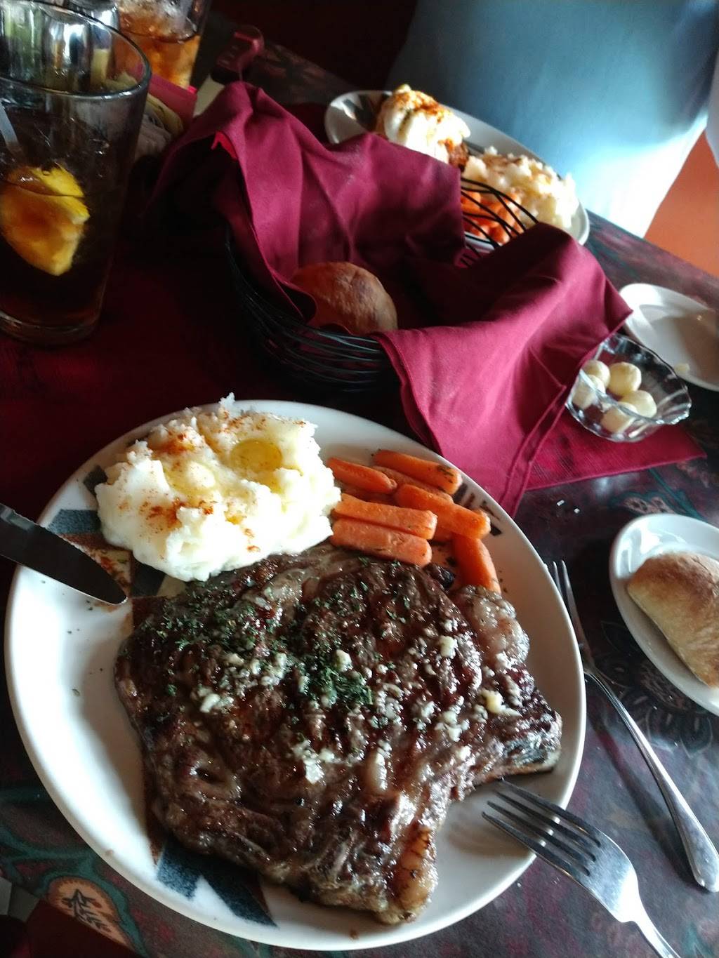 Hack-Ma-Tack Inn | restaurant | 8131 Beebe Rd, Cheboygan, MI 49721, USA | 2316252919 OR +1 231-625-2919