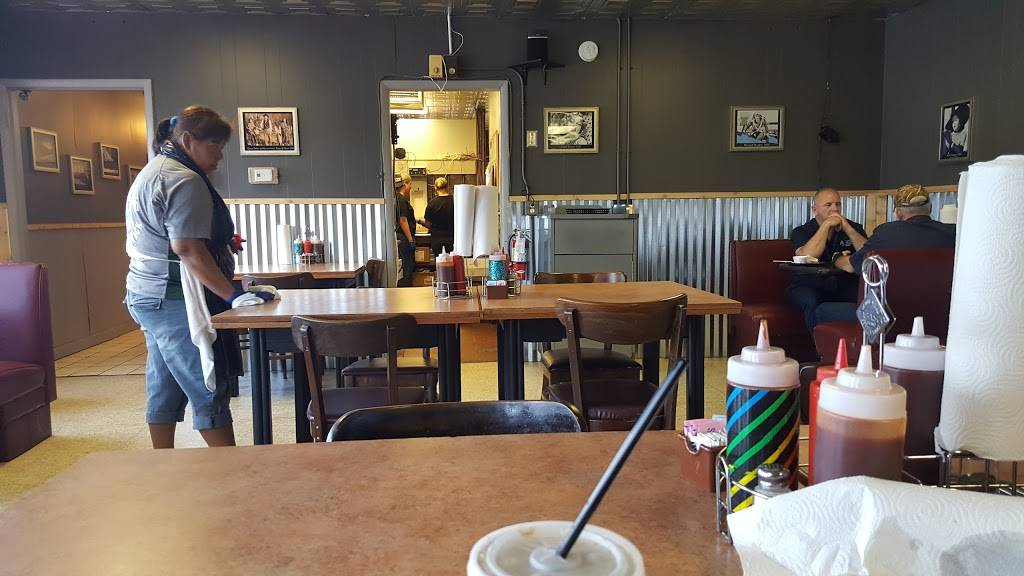 Jambos BBQ Shack | restaurant | 1724 W Division St, Arlington, TX 76012, USA | 8172757881 OR +1 817-275-7881