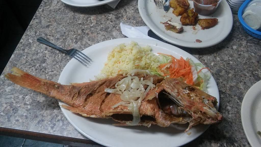 La Playa Restaurant | restaurant | 3201 W Poplar St, San Antonio, TX 78228, USA | 2107358715 OR +1 210-735-8715