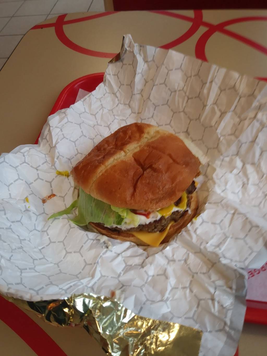 Halo Burger (Hill Road) | restaurant | 2248 Hill Rd, Grand Blanc, MI 48439, USA | 8106952630 OR +1 810-695-2630