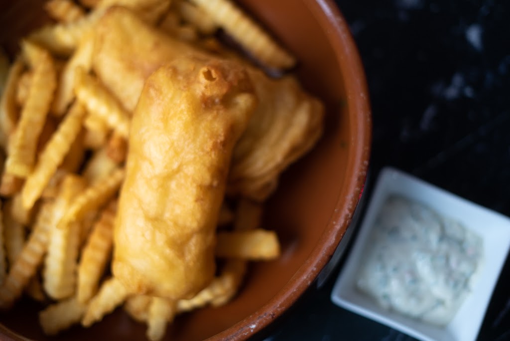 The Codfather | restaurant | 271 E Orange Grove Ave, Burbank, CA 91502, USA | 8186600831 OR +1 818-660-0831