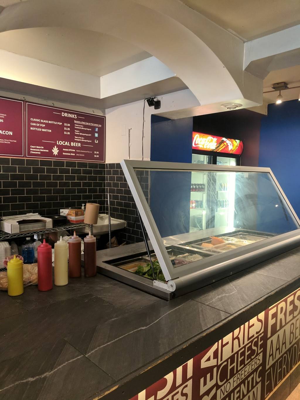 Burger Legend | restaurant | 236 Queen St S, Mississauga, ON L5M 1L5, Canada | 9059971822 OR +1 905-997-1822