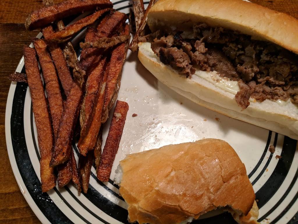 Joe-Joes Super Heroes & Steaks | restaurant | 121 W Main St, Louisa, VA 23093, USA | 5409675656 OR +1 540-967-5656