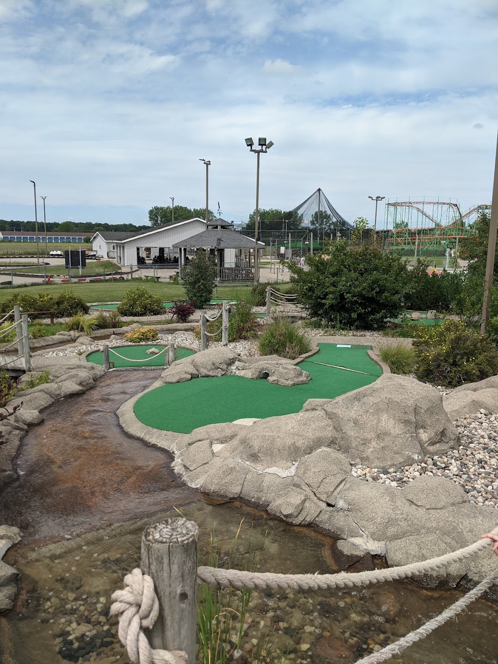 Kokomos Family Fun Center | restaurant | 5200 Kokomo Dr, Saginaw, MI 48604, USA | 9897975656 OR +1 989-797-5656