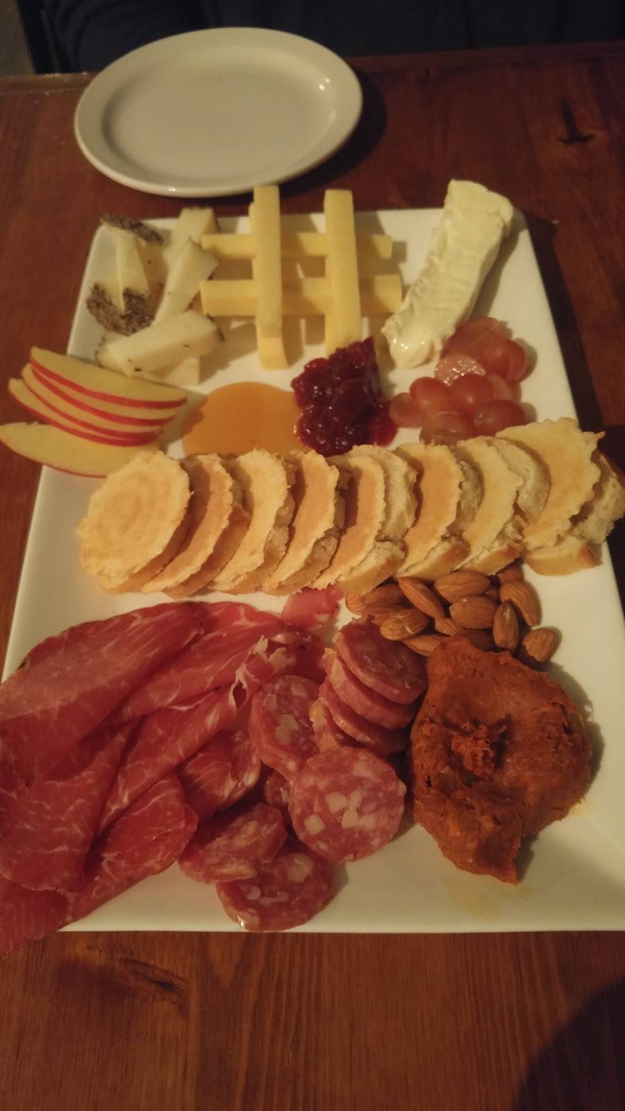 Neighbors Wine Bar | restaurant | 2202 Kearney St, Denver, CO 80022, USA | 3033331149 OR +1 303-333-1149