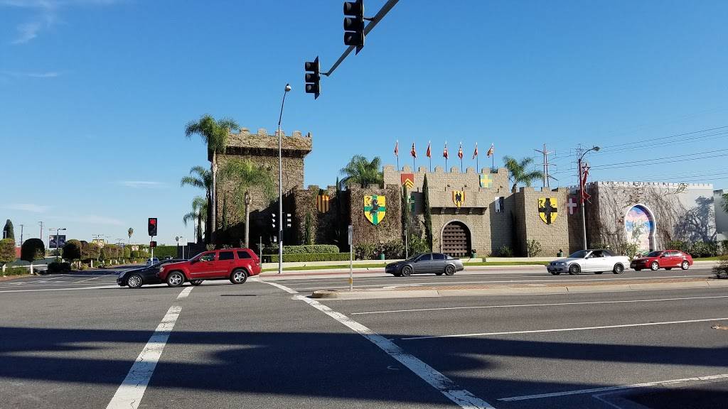 Medieval Times Dinner & Tournament | restaurant | 7662 Beach Blvd, Buena Park, CA 90620, USA | 7145231100 OR +1 714-523-1100