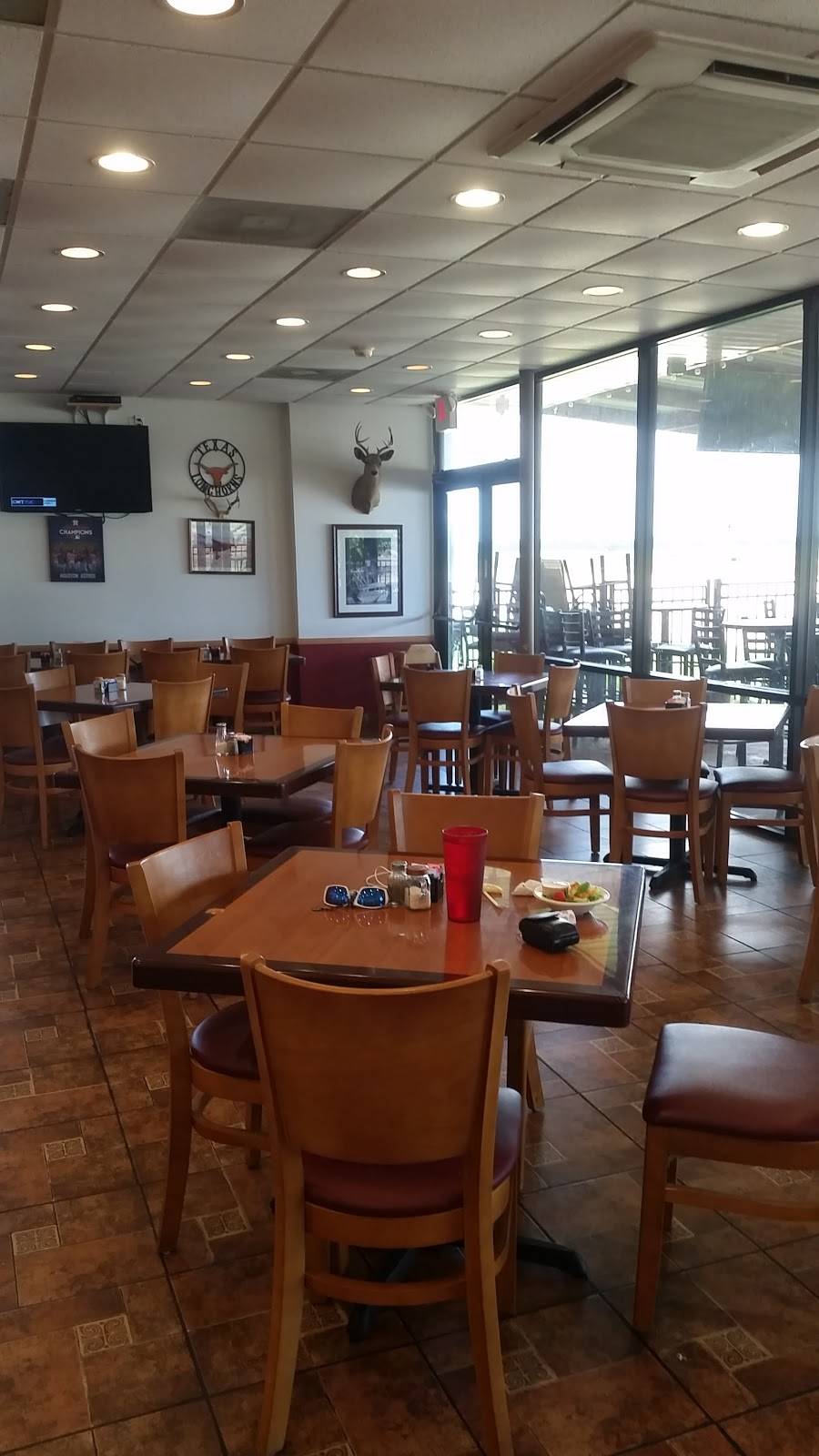 Runway Cafe | restaurant | 7915 Airport Rd, Angleton, TX 77515, USA | 9798495160 OR +1 979-849-5160