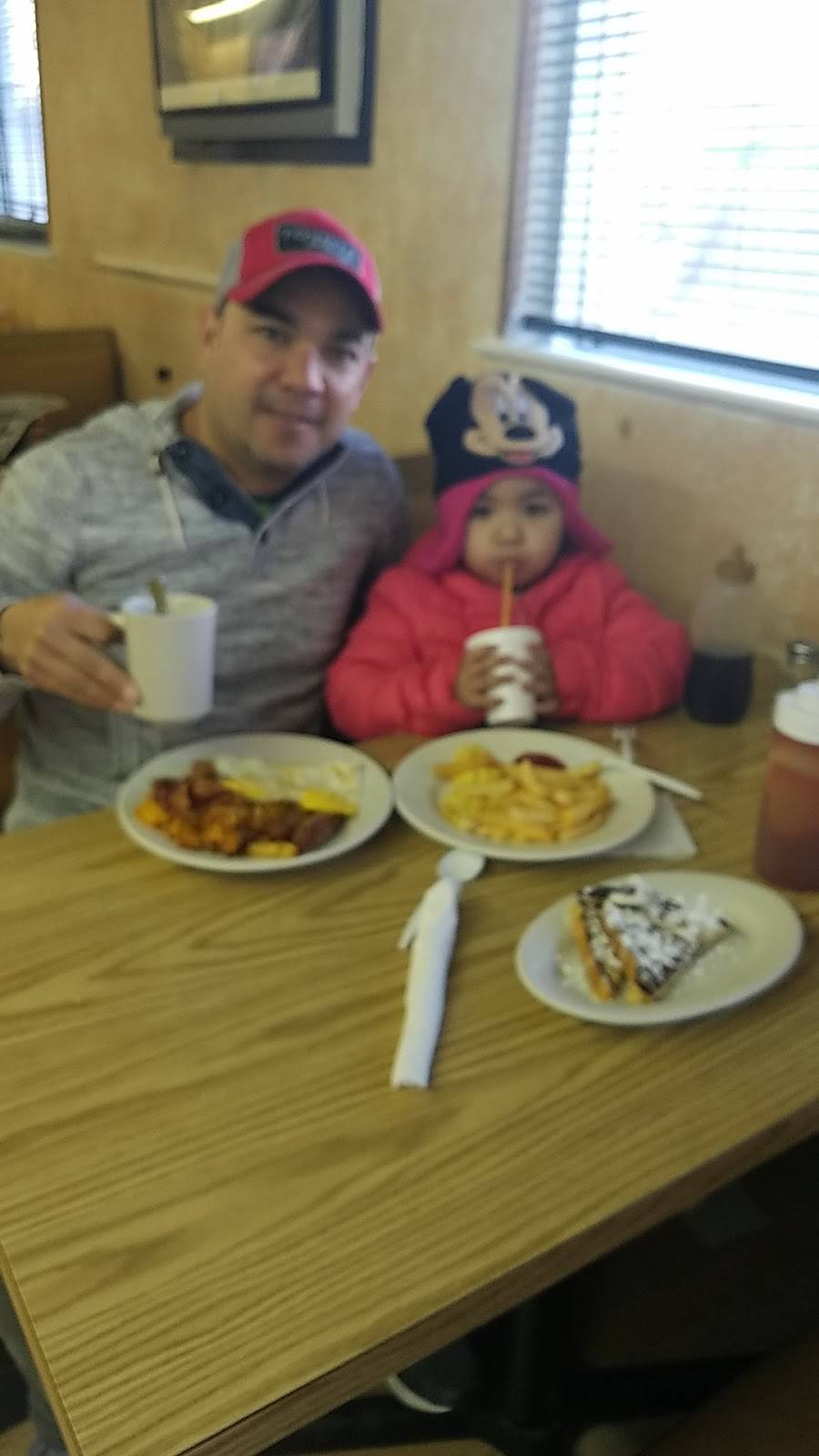 Chefs Diner | restaurant | 127 Jefferson St, Stamford, CT 06902, USA | 2033242433 OR +1 203-324-2433