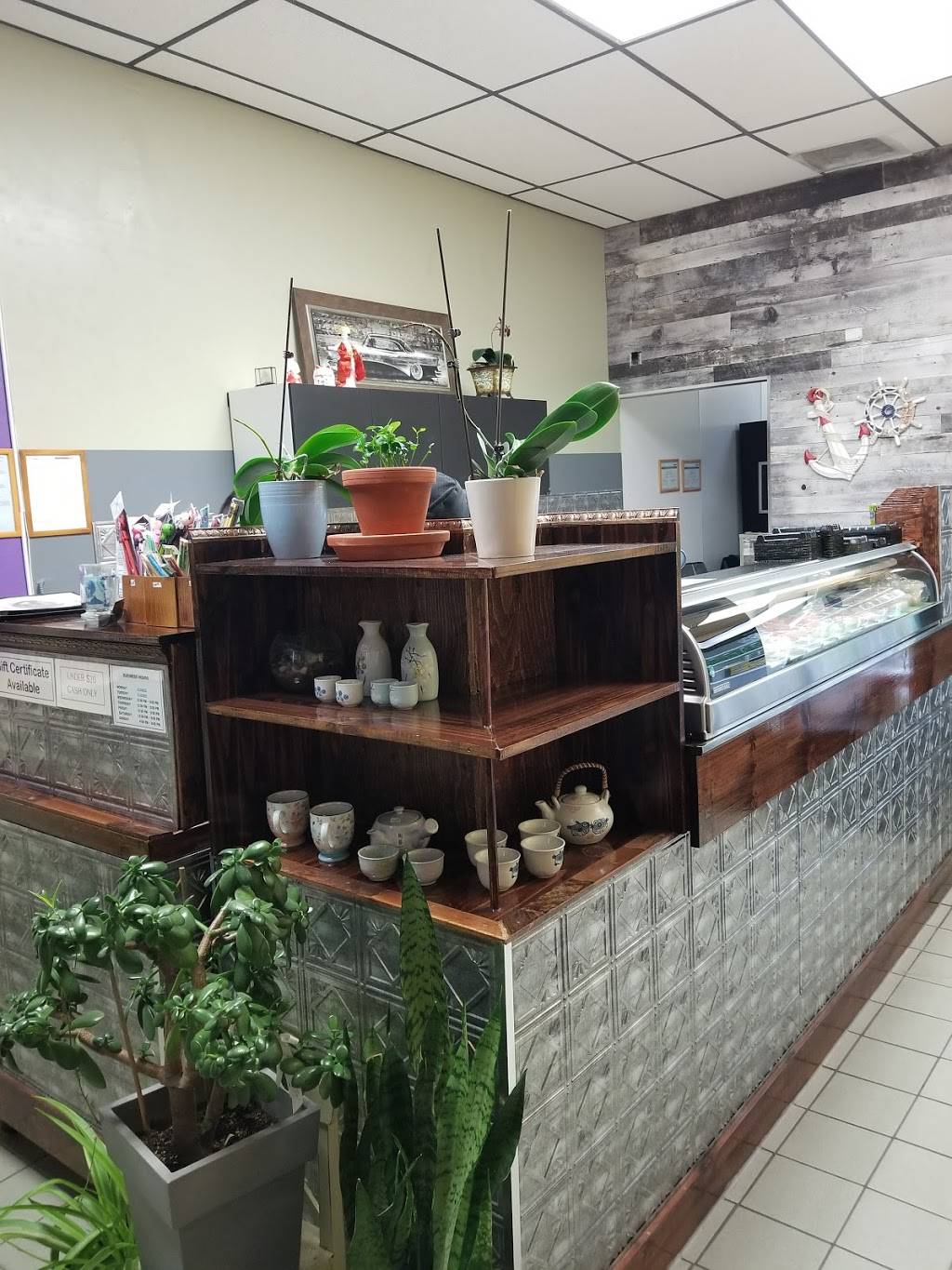 LAN SUSHI | restaurant | 1500 Royal York Rd, Etobicoke, ON M9P 3B6, Canada | 6473491244 OR +1 647-349-1244