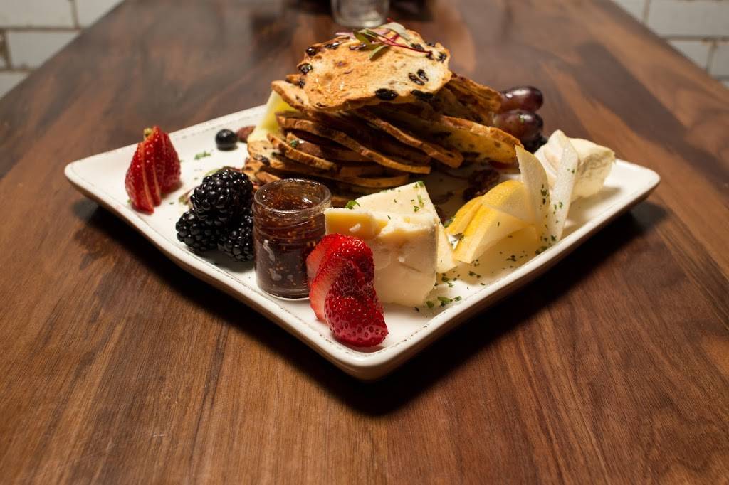 Angry Pig Tavern | restaurant | 2039 W North Ave, Chicago, IL 60647, USA | 7736879795 OR +1 773-687-9795