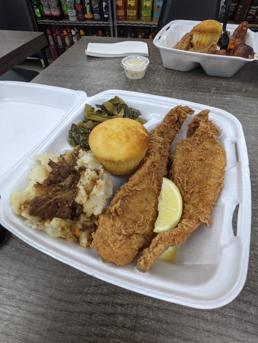 Wingz And Thingz | restaurant | 12301 W Buckeye Rd, Avondale, AZ 85323, USA | 6024050715 OR +1 602-405-0715