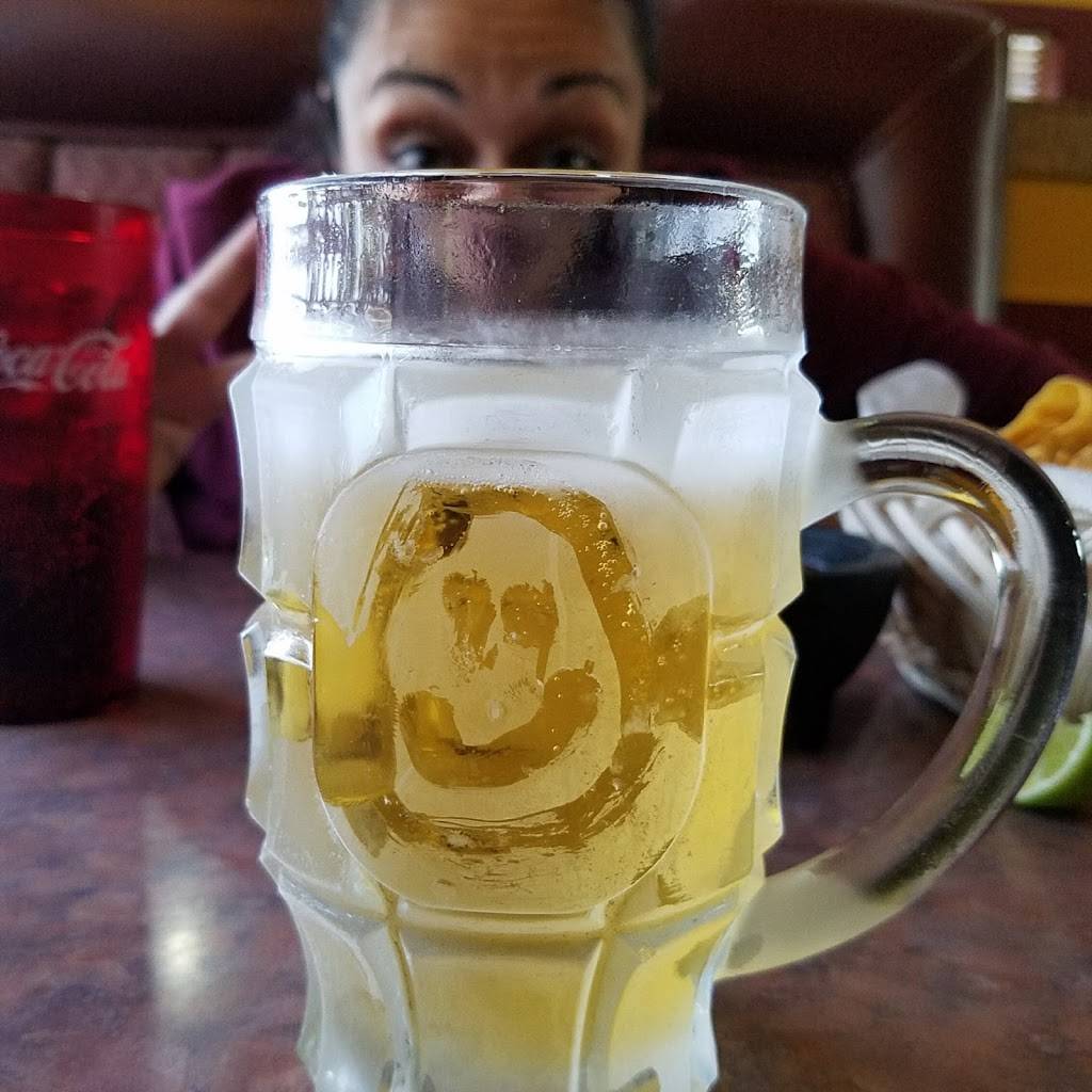 La Villa Restaurant | restaurant | 57 E 11th St, Tracy, CA 95376, USA | 2098325032 OR +1 209-832-5032