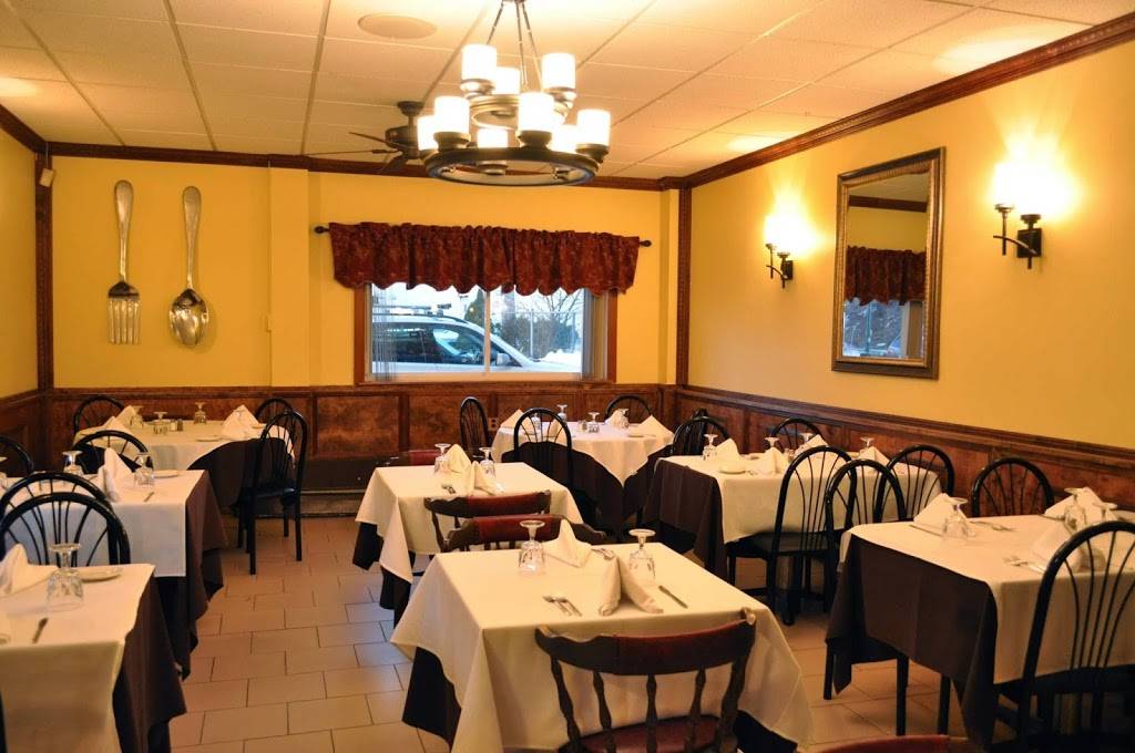 Rinis | restaurant | 12 W Main St, Elmsford, NY 10523, USA | 9145926799 OR +1 914-592-6799