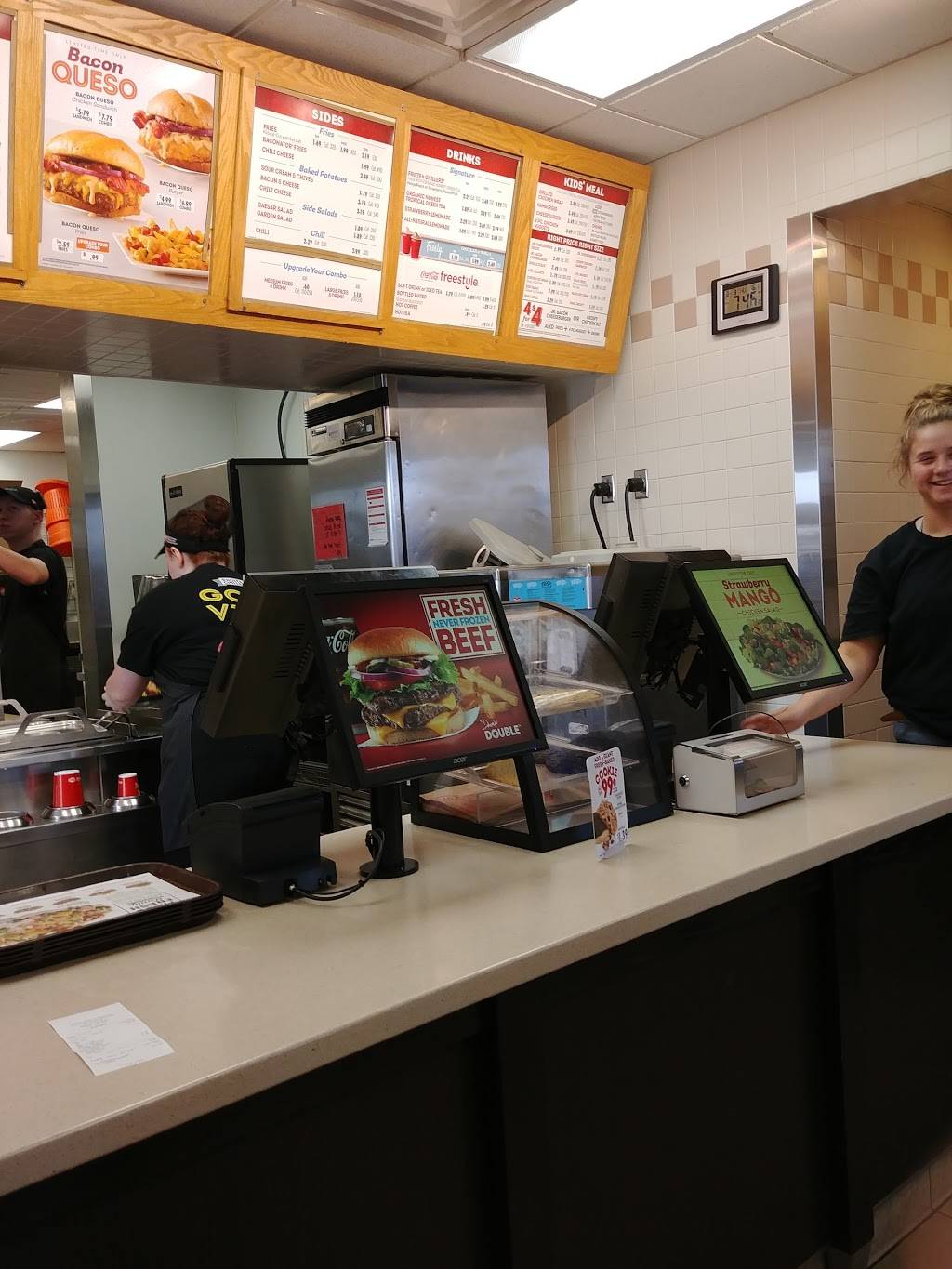 Wendys | restaurant | 740 Clifty Dr, Madison, IN 47250, USA | 8122731002 OR +1 812-273-1002